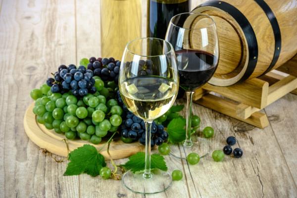 紅葡萄酒與白葡萄酒有什麼差別？